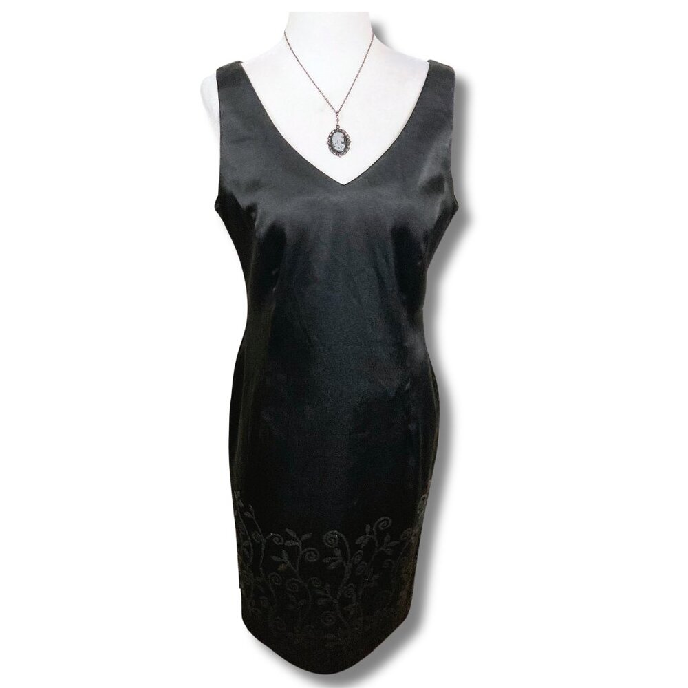 CLEO PETITES Beaded black satin sleeveless v-neck SMALL MEDIUM pencil dress